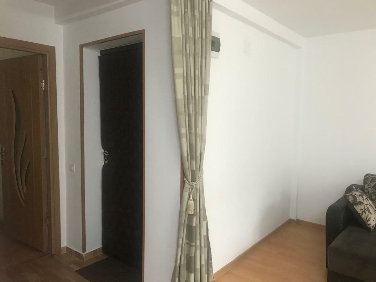 Apartamento Garsoniera Family Buşteni Exterior foto